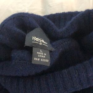 Navy blue 100% wool men’s sweater